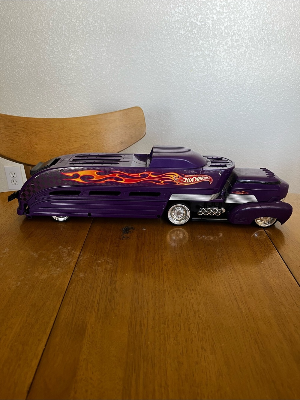 Mattel Hot Wheels Purple Transporter Truck with Flame Graphics